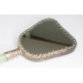 eleganta oglinda de mana .portelan & jad celadon. Japonia